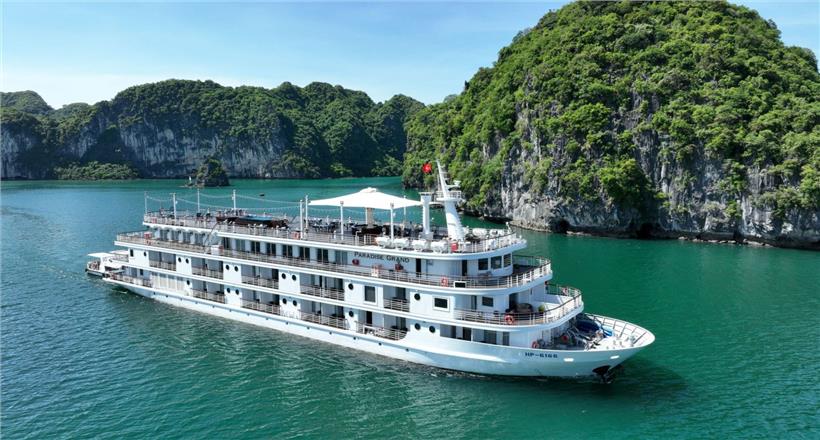 Paradise Grand Cruise Lan Ha Bay